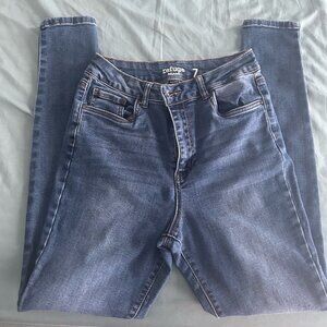 REFUGE Women’s Skinny Blue Jeans